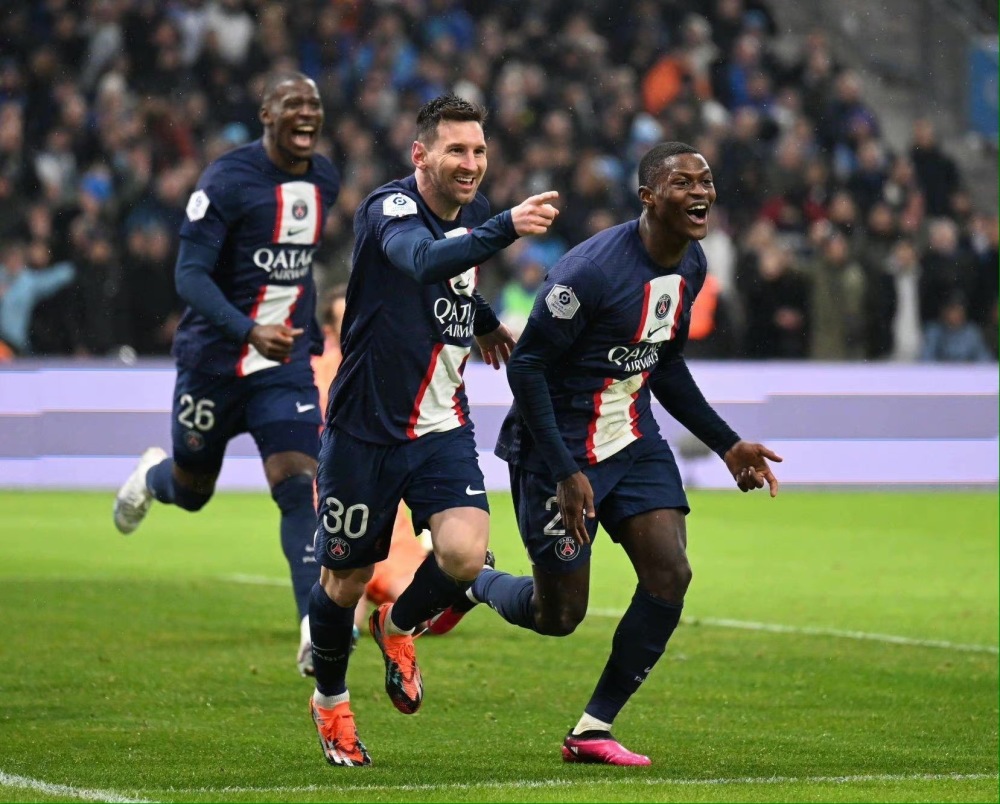 中欧入口-里程碑夜斯图加特复出首秀，法国杯赛前刷纪录，态度坚定，更衣室氛围转暖的简单介绍